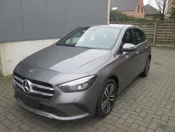 Grijs Gebruikt 2022 Mercedes B250 MPV | € 29.999 (Super prijs)
