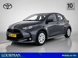 Grijs Gebruikt 2024 Toyota Yaris Hybrid Active Hatchback | € 22.945 (Eerlijke prijs)