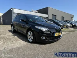 Zwart Gebruikt 2013 Renault Mégane III Bose Edition Hatchback | € 6.750 (Eerlijke prijs)