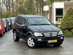 Zwart (metallic) Gebruikt 2004 Mercedes ML270 Edition SUV | € 2.950 (Super prijs)