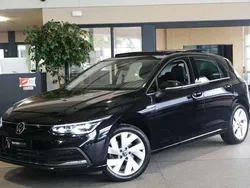 Zwart Gebruikt 2020 VW Golf VIII Style Hatchback | € 22.950 (Eerlijke prijs)