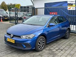 Blauw Gebruikt 2022 VW Polo Life Hatchback | € 19.488 (Eerlijke prijs)