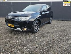 Zwart Gebruikt 2015 Mitsubishi Outlander Edition SUV | € 9.750 (Eerlijke prijs)
