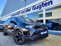 Zwart, metallic lak Gebruikt 2022 Opel Mokka Elegance SUV | € 24.950 (Eerlijke prijs)
