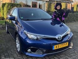 Blauw Gebruikt 2016 Toyota Auris Hybrid Hatchback | € 11.500 (Eerlijke prijs)