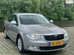 Beige Gebruikt 2009 Skoda Superb Ambition Hatchback | € 9.999