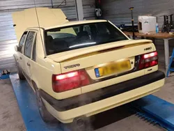 Geel Gebruikt 1995 Volvo 850 Sedan | € 16.200
