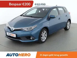 Blauw Gebruikt 2016 Toyota Auris Hybrid Edition-S Hatchback | € 12.649 (Eerlijke prijs)