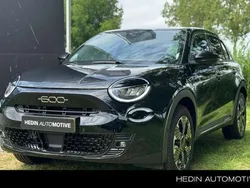 Zwart Nieuw 2025 Fiat 600 La Prima SUV | € 29.445 (Super prijs)