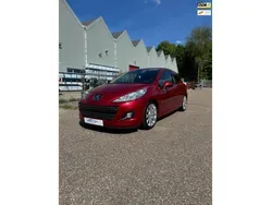 Rood Gebruikt 2011 Peugeot 207 Hatchback | € 4.350 (Eerlijke prijs)