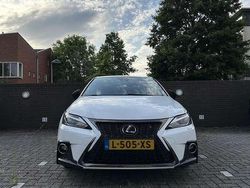 Wit Gebruikt 2017 Lexus CT200h Sport Line Hatchback | € 18.999 (Eerlijke prijs)