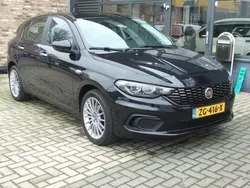 Zwart, metallic lak Gebruikt 2017 Fiat Tipo Lounge Hatchback | € 9.950 (Goede deal)