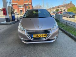 Grijs Gebruikt 2012 Peugeot 208 Allure Hatchback | € 4.750 (Eerlijke prijs)