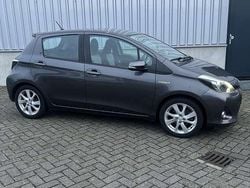 Grijs Gebruikt 2012 Toyota Yaris Hybrid MPV | € 8.999 (Iets duurder)