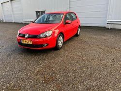 Rood, andere lak Gebruikt 2009 VW Golf VI Trendline Hatchback | € 4.950 (Iets duurder)