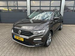 Bruin, metallic lak Gebruikt 2018 VW T-Roc Style SUV | € 17.835 (Eerlijke prijs)