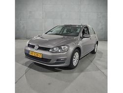 Grijs (metallic) Gebruikt 2015 VW Golf VII Trendline Hatchback | € 8.790 (Goede deal)