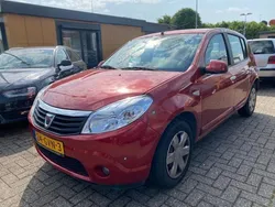 Rood Gebruikt 2008 Dacia Sandero Lauréate Hatchback | € 1.390 (Goede deal)
