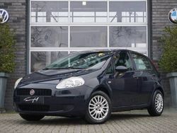 Blauw Gebruikt 2011 Fiat Punto Hatchback | € 1.999 (Eerlijke prijs)