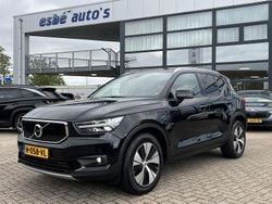 Zwart, metallic lak Gebruikt 2020 Volvo XC40 Momentum SUV | € 31.950 (Eerlijke prijs)