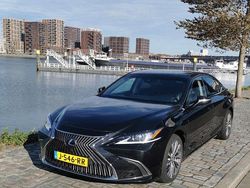 Zwart Gebruikt 2020 Lexus ES300 Luxury Line Sedan | € 30.500 (Eerlijke prijs)