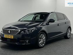 Grijs Gebruikt 2020 Peugeot 308 Allure Hatchback | € 16.000 (Duur)