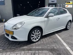 Wit Gebruikt 2012 Alfa Romeo Giulietta Distinctive Hatchback | € 2.695 (Duur)