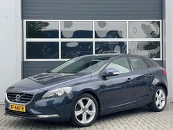 Blauw Gebruikt 2013 Volvo V40 Momentum Stationwagen | € 6.950 (Eerlijke prijs)