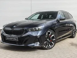 Zwart Nieuw 2025 BMW 530e M Sport Stationwagen | € 97.599 (Duur)