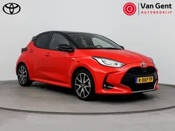 Rood Gebruikt 2021 Toyota Yaris Hybrid Edition Hatchback | € 23.999 (Iets duurder)
