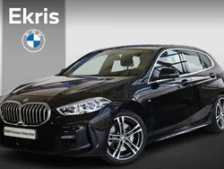Zwart Gebruikt 2021 BMW 120 Executive Hatchback | € 29.750 (Eerlijke prijs)