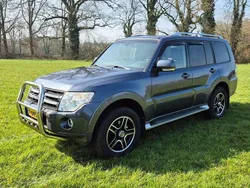 Grijs Gebruikt 2009 Mitsubishi Pajero Instyle SUV | € 17.000