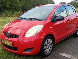 Rood Gebruikt 2009 Toyota Yaris Hatchback | € 2.999 (Super prijs)