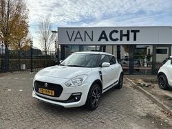 Wit (metallic) Gebruikt 2018 Suzuki Swift Hatchback | € 13.750 (Iets duurder)