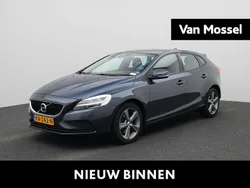 Blauw Gebruikt 2016 Volvo V40 Momentum Stationwagen | € 14.900 (Eerlijke prijs)