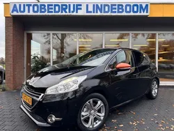 Zwart Gebruikt 2014 Peugeot 208 Roland Garros Hatchback | € 11.950 (Eerlijke prijs)