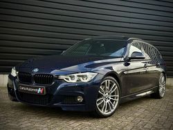 Blauw / tansanitblau metallic (x10) Gebruikt 2017 BMW 340 M Sport Stationwagen | € 28.950 (Eerlijke prijs)