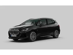 Saphirschwarz metallic (donker zwart metallic) Gebruikt 2024 BMW 225 Active Tourer Comfort Edition MPV | € 42.880 (Goede deal)