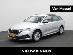 Grijs Gebruikt 2022 Skoda Octavia Business Line Stationwagen | € 19.900 (Goede deal)