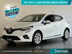 Wit Gebruikt 2022 Renault Clio V Intens Hatchback | € 17.245 (Eerlijke prijs)