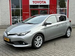Grijs Gebruikt 2016 Toyota Auris Trend Hatchback | € 9.900 (Eerlijke prijs)