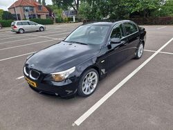 Zwart Gebruikt 2006 BMW 523 Sedan | € 3.850 (Eerlijke prijs)