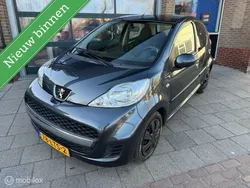 Grijs Gebruikt 2010 Peugeot 107 Urban Move Hatchback | € 3.995 (Eerlijke prijs)