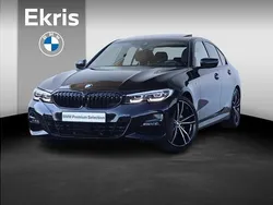 Zwart, metallic lak Gebruikt 2021 BMW 318 M Sport Sedan | € 36.400 (Iets duurder)