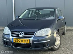 Grijs Gebruikt 2008 VW Jetta Sportline Sedan | € 1.799 (Eerlijke prijs)