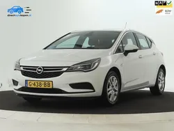Wit, metallic lak Gebruikt 2019 Opel Astra Business Hatchback | € 11.245 (Eerlijke prijs)
