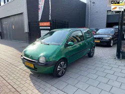 Groen, metallic lak Gebruikt 2001 Renault Twingo Hatchback | € 1.499 (Eerlijke prijs)