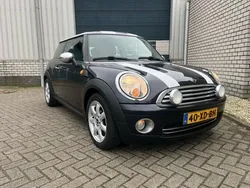 Zwart, metallic lak Gebruikt 2007 Mini Cooper Hatchback | € 3.495