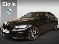 Saphirschwarz metallic (zwart metallic) Gebruikt 2021 BMW 520 Comfort Edition Sedan | € 40.950 (Iets duurder)