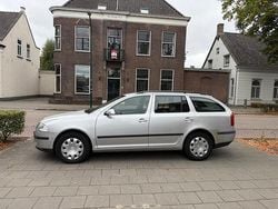 Grijs Gebruikt 2005 Skoda Octavia Ambiente Stationwagen | € 1.850 (Eerlijke prijs)